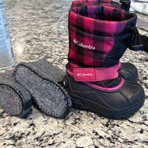 Columbia Black and Pink CheckeredWinter insulated Boots. Size 6.